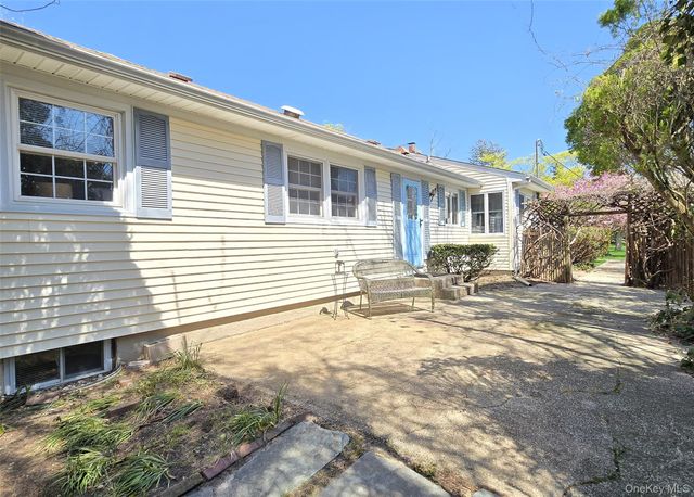 102 McConnell Avenue, Bayport, NY 11705