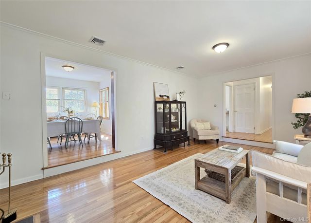 102 McConnell Avenue, Bayport, NY 11705