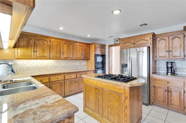 18475 Trout, Victorville, CA 92395