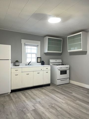 900-902 W El Paso St, Marfa, TX 79843