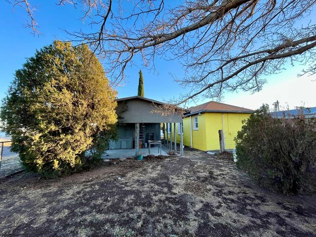 900-902 W El Paso St, Marfa, TX 79843