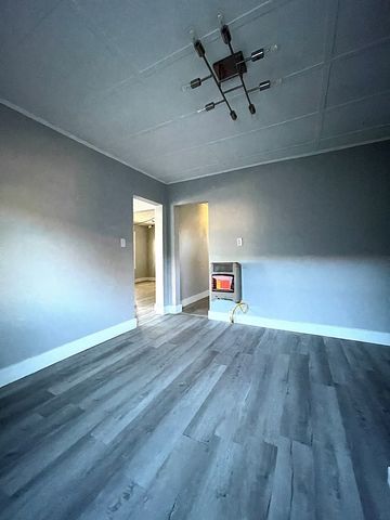 900-902 W El Paso St, Marfa, TX 79843