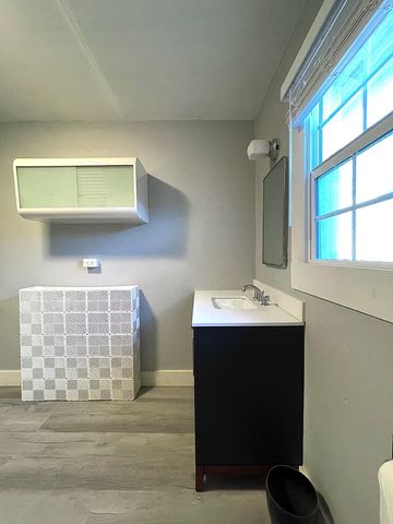 900-902 W El Paso St, Marfa, TX 79843