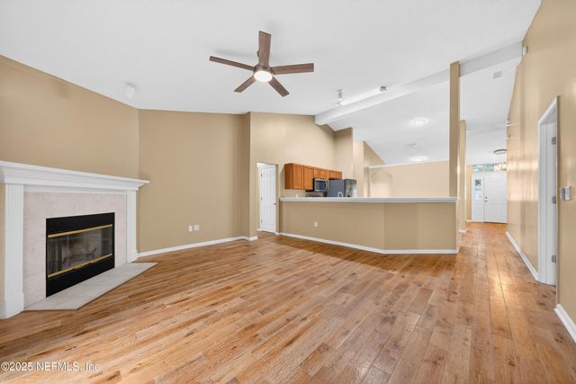 1318 YELLOW JACKET Court, Jacksonville, FL 32218