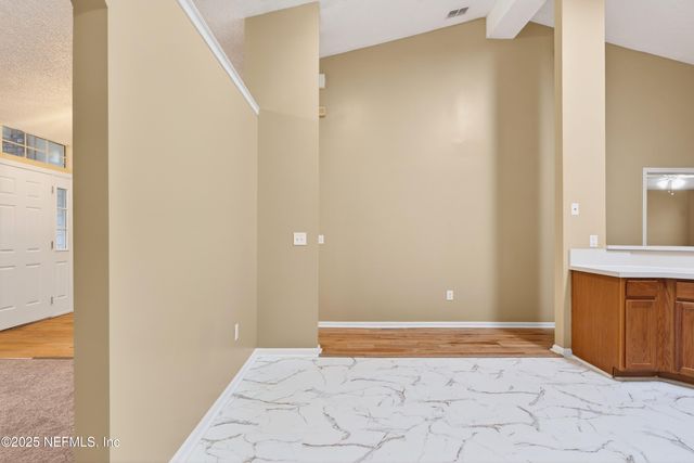 1318 YELLOW JACKET Court, Jacksonville, FL 32218