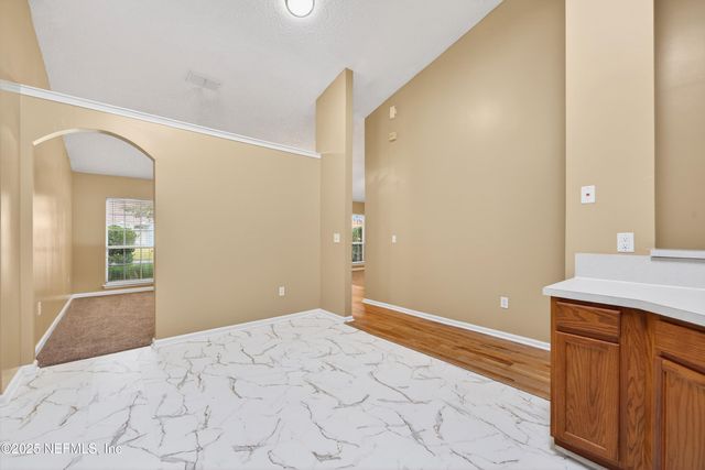 1318 YELLOW JACKET Court, Jacksonville, FL 32218