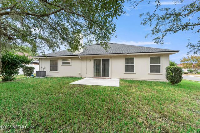 1318 YELLOW JACKET Court, Jacksonville, FL 32218