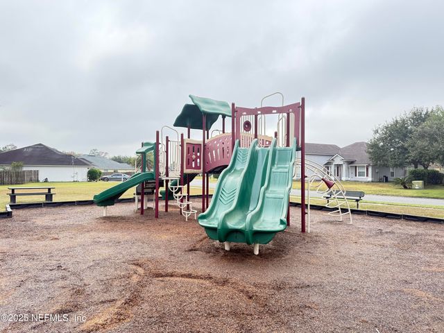 1318 YELLOW JACKET Court, Jacksonville, FL 32218