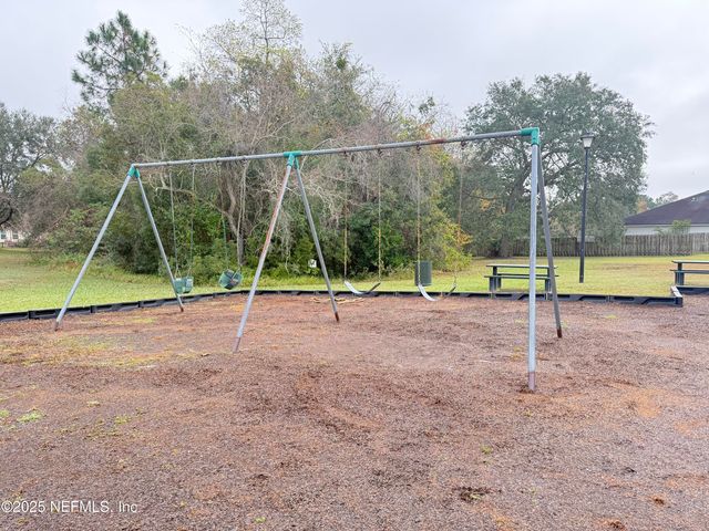 1318 YELLOW JACKET Court, Jacksonville, FL 32218