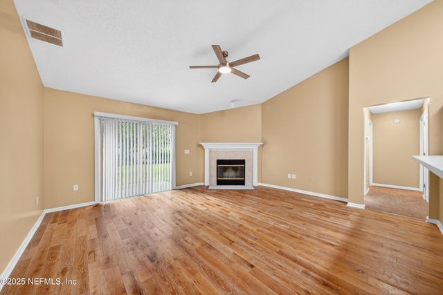 1318 YELLOW JACKET Court, Jacksonville, FL 32218