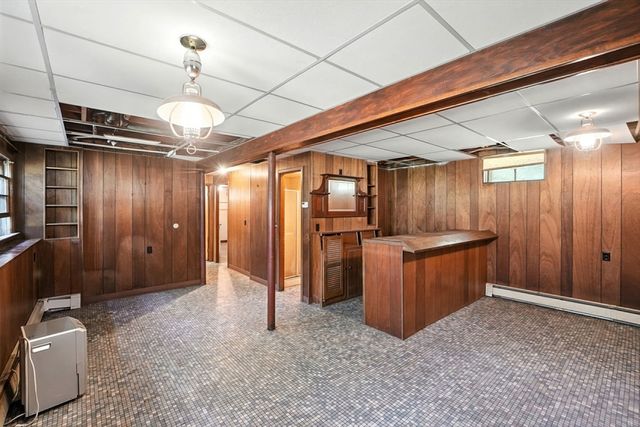 385 River Rd, Uxbridge, MA 01569