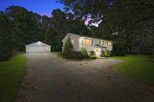 385 River Rd, Uxbridge, MA 01569
