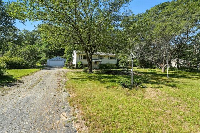 385 River Rd, Uxbridge, MA 01569