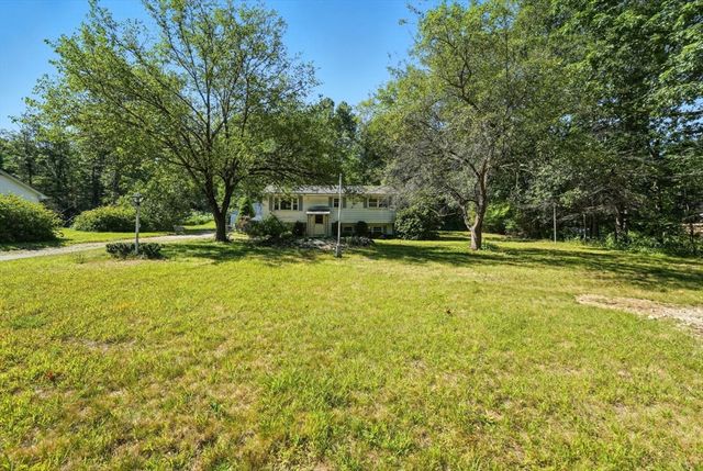 385 River Rd, Uxbridge, MA 01569