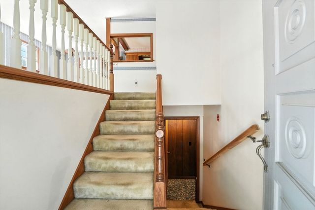 385 River Rd, Uxbridge, MA 01569