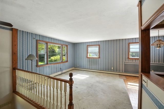 385 River Rd, Uxbridge, MA 01569