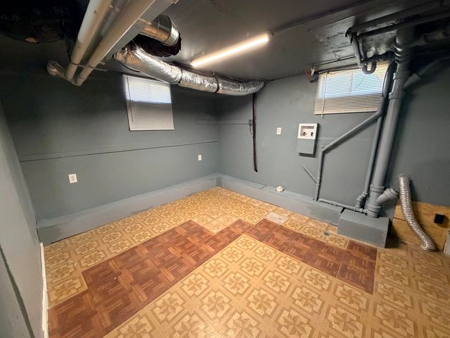 2001 Hanover AVE, Roanoke, VA 24017