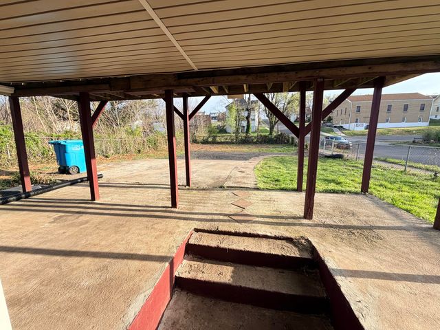 2001 Hanover AVE, Roanoke, VA 24017