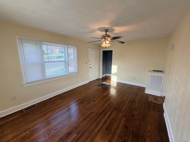 2001 Hanover AVE, Roanoke, VA 24017