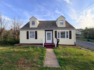 2001 Hanover AVE, Roanoke, VA 24017