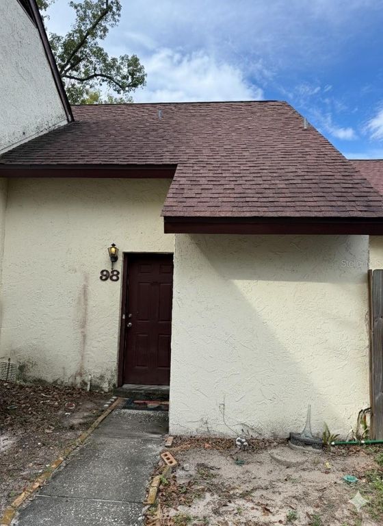 Image 1 of property listing at 12414 TOUCHTON DRIVE 98, Tampa, FL 33617