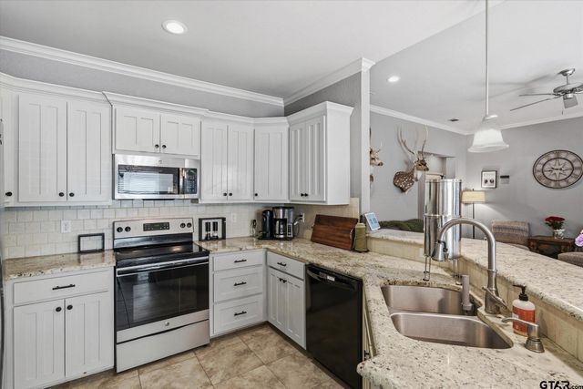 3123 Oak Bend, Tyler, TX 75707