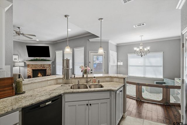 3123 Oak Bend, Tyler, TX 75707