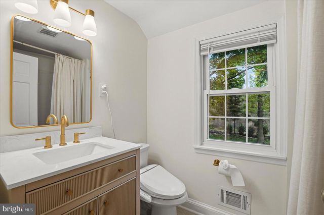 208 PARHAM RD, Springfield, PA 19064