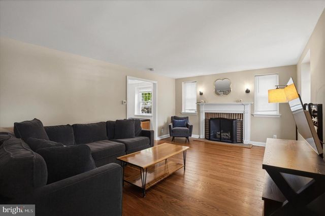 208 PARHAM RD, Springfield, PA 19064