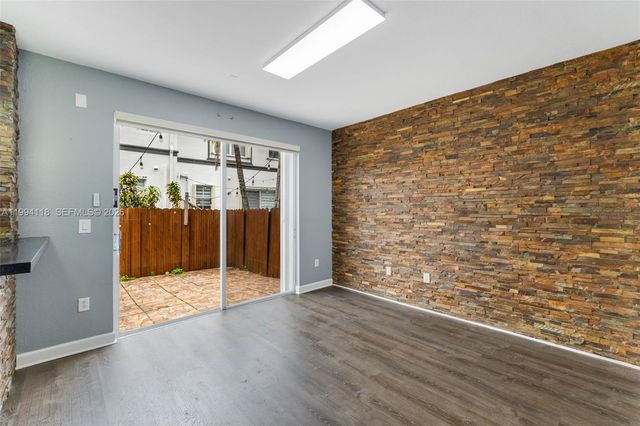 11507 NW 77th St, Doral, FL 33178