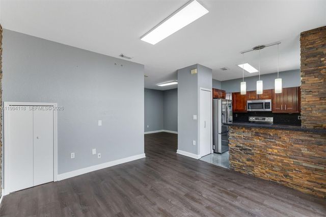 11507 NW 77th St, Doral, FL 33178