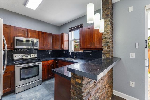 11507 NW 77th St, Doral, FL 33178