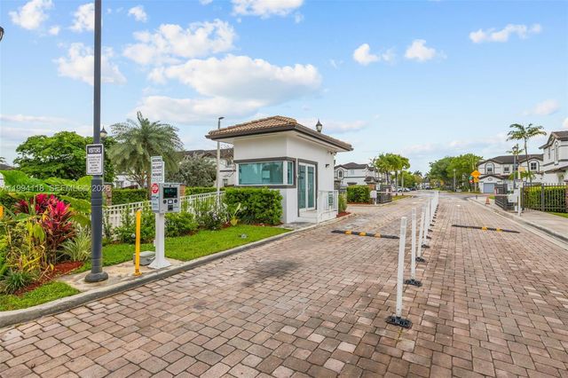 11507 NW 77th St, Doral, FL 33178