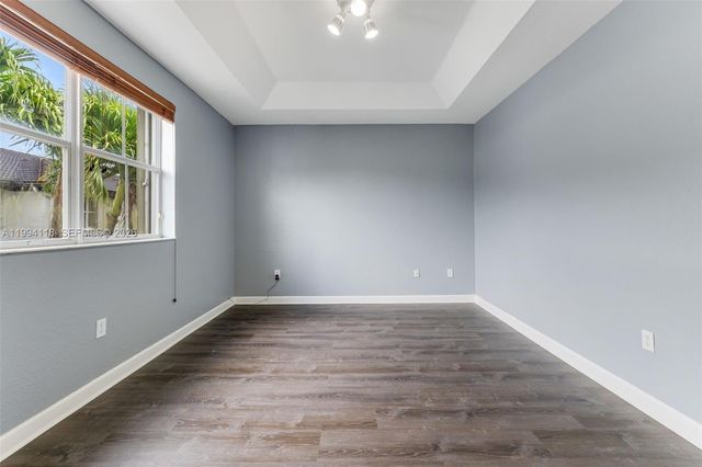 11507 NW 77th St, Doral, FL 33178