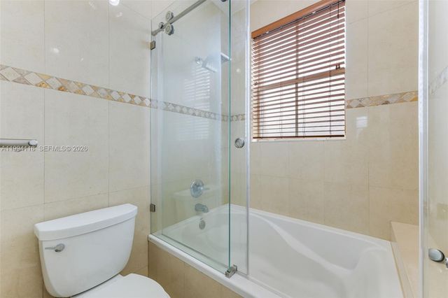 11507 NW 77th St, Doral, FL 33178