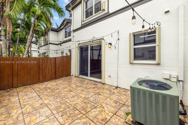 11507 NW 77th St, Doral, FL 33178