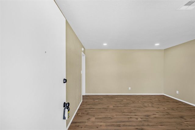 703 SE Sullivan Dr, Lawton, OK 73501