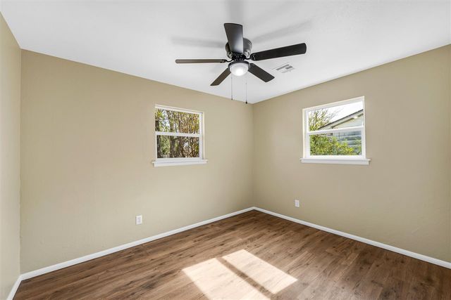 703 SE Sullivan Dr, Lawton, OK 73501