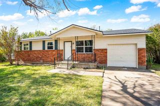 703 SE Sullivan Dr, Lawton, OK 73501