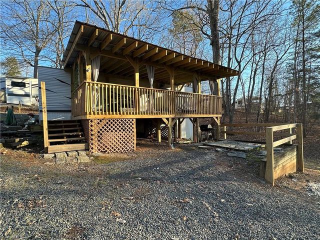 121 Sparrow Lane, New London, NC 28127