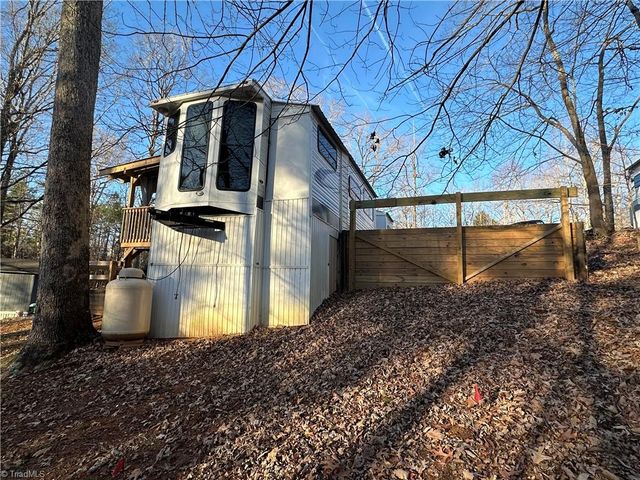 121 Sparrow Lane, New London, NC 28127