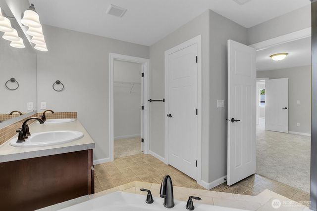 24502 110th Avenue SE, Kent, WA 98030