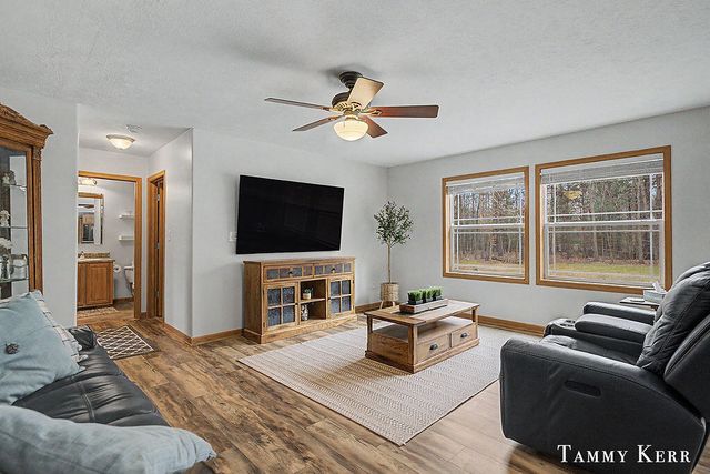 6490 135th Avenue, Saugatuck Twp, MI 49453