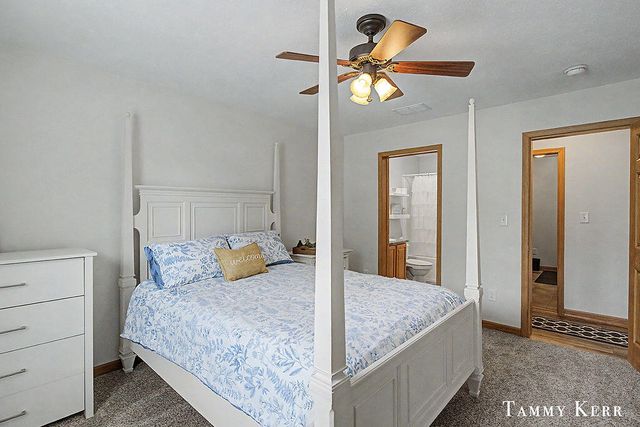 6490 135th Avenue, Saugatuck Twp, MI 49453