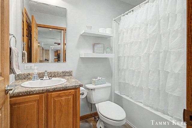 6490 135th Avenue, Saugatuck Twp, MI 49453