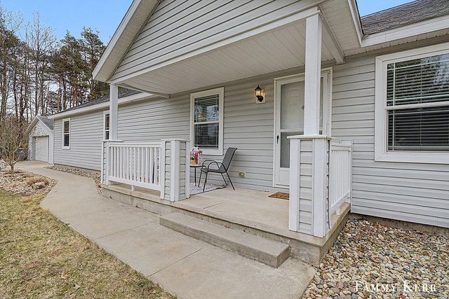 6490 135th Avenue, Saugatuck Twp, MI 49453