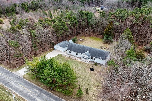 6490 135th Avenue, Saugatuck Twp, MI 49453