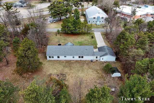 6490 135th Avenue, Saugatuck Twp, MI 49453