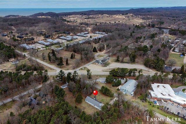 6490 135th Avenue, Saugatuck Twp, MI 49453