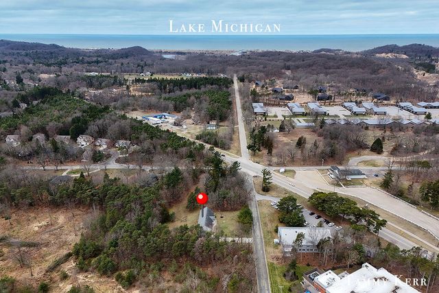 6490 135th Avenue, Saugatuck Twp, MI 49453